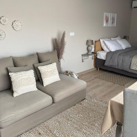 La Petite Campagne Bed & Breakfast Mane  Bagian luar foto